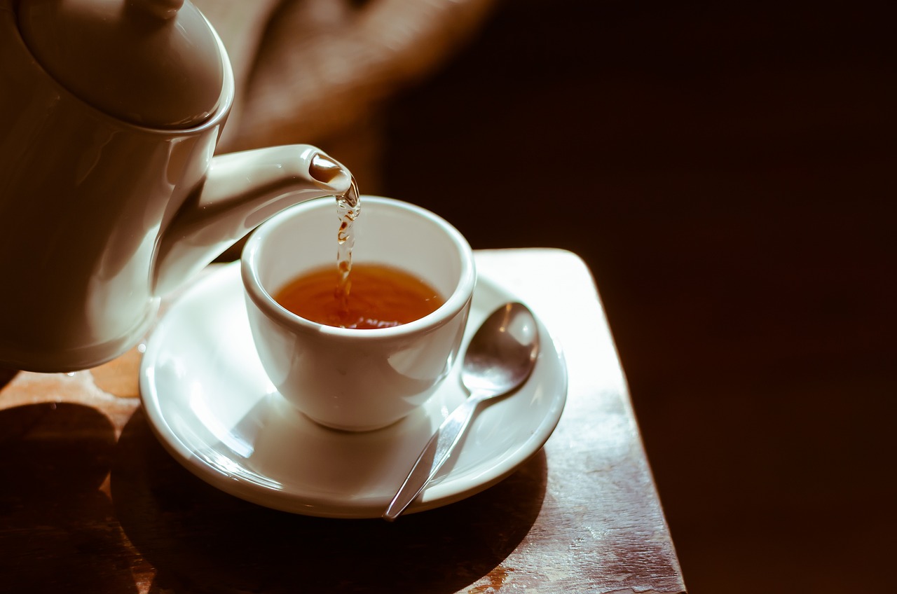 Detox Teas and Cleanses: What They Do (and Don’t) for Weight