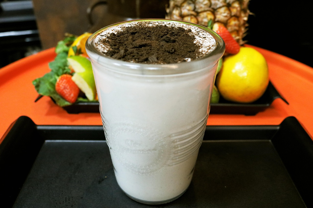 chocolate, milkshake, milk, shake, cream, delicious, healthy, yogurt, nutrition, cocoa, protein, straw, refreshment, drink, glass, milkshake, milkshak