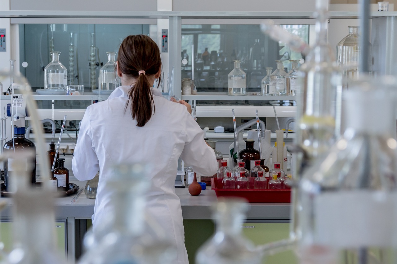 Laboratory, analysis, chemistry, research, chemist, lab, phd, diagnostics, hospital, test tubes, medical, doctor, medic, tests, treatment, diagnostician, health, experiments, examination, examine, res